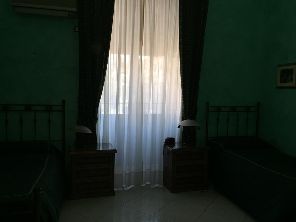 Hotel Centrale Europa Катания Екстериор снимка
